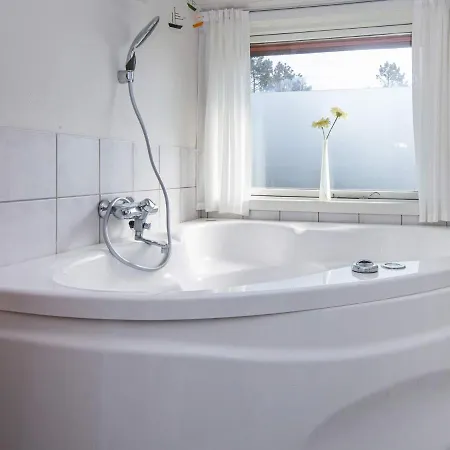 6 Person Holiday In Henne Feriehus Henne Strand